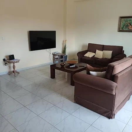 Glossy Messinian Escape - Spacious *