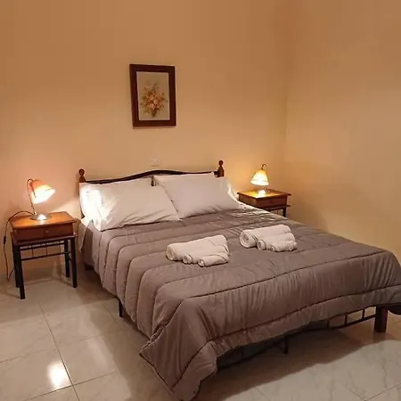 Glossy Messinian Escape - Spacious *